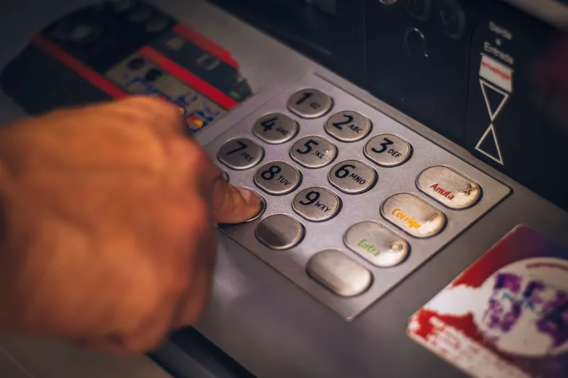 Cash Out? Not So Fast: The Invisible Maze Casinos Build Between You and Your Winnings